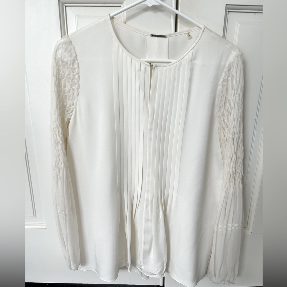 Elie Tahari 100% silk blouse